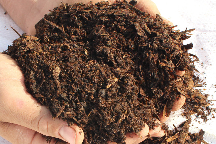 50/50 Soil & Horse Manure Mix Premium Topsoil Supplies